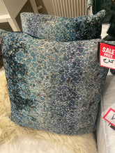 500 x Cushions selling at up to 80% off in the store for pay and collect only from €10 each