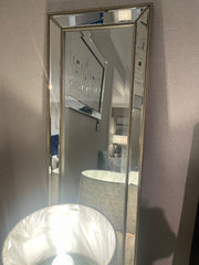 MacQ Beaded mirror in outlet store