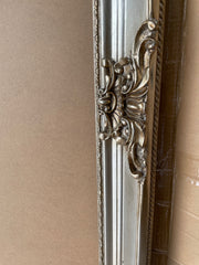 French picture frame champagne