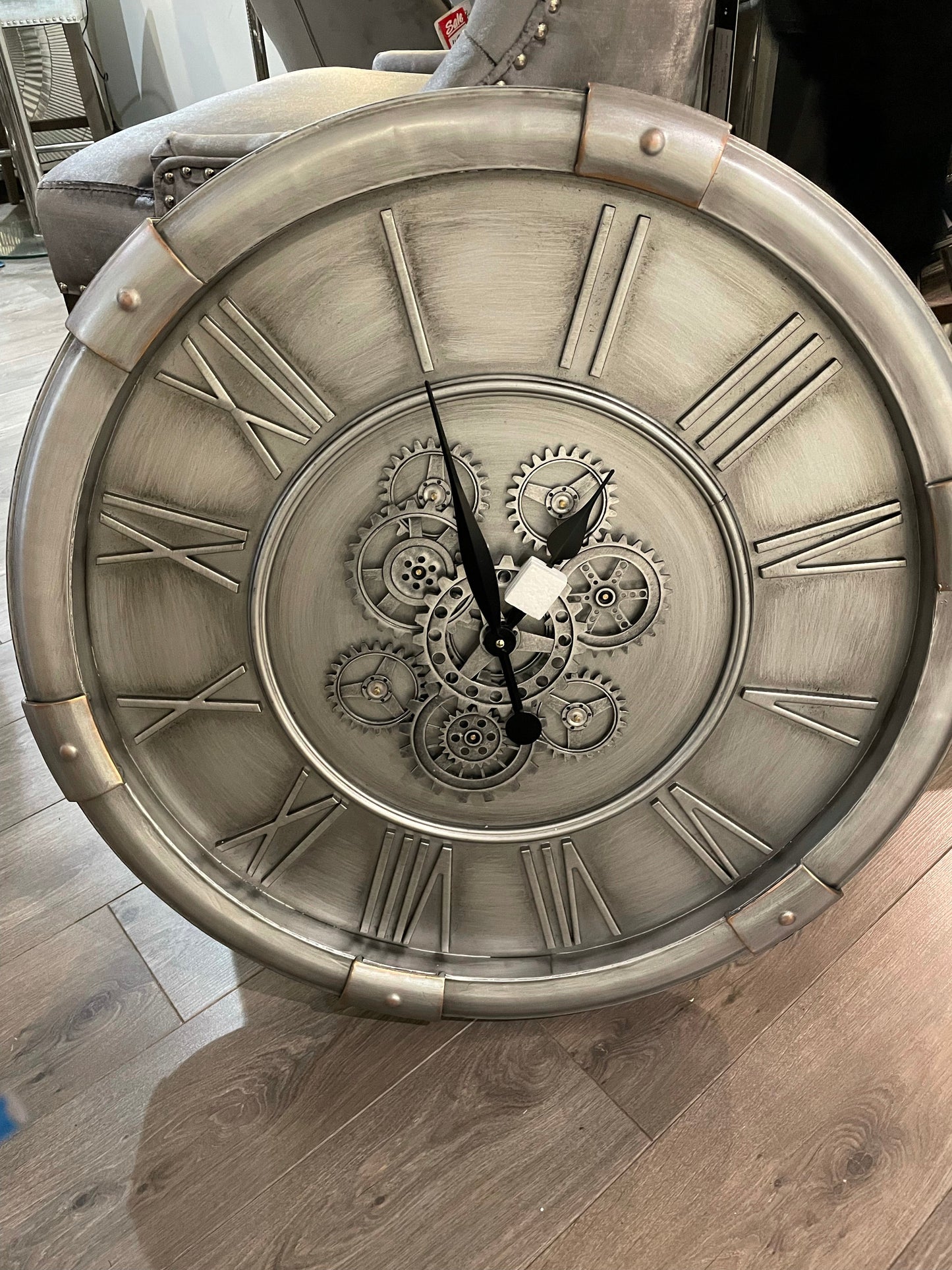 Dynasty 80 cm large clock with moving gears for collection
