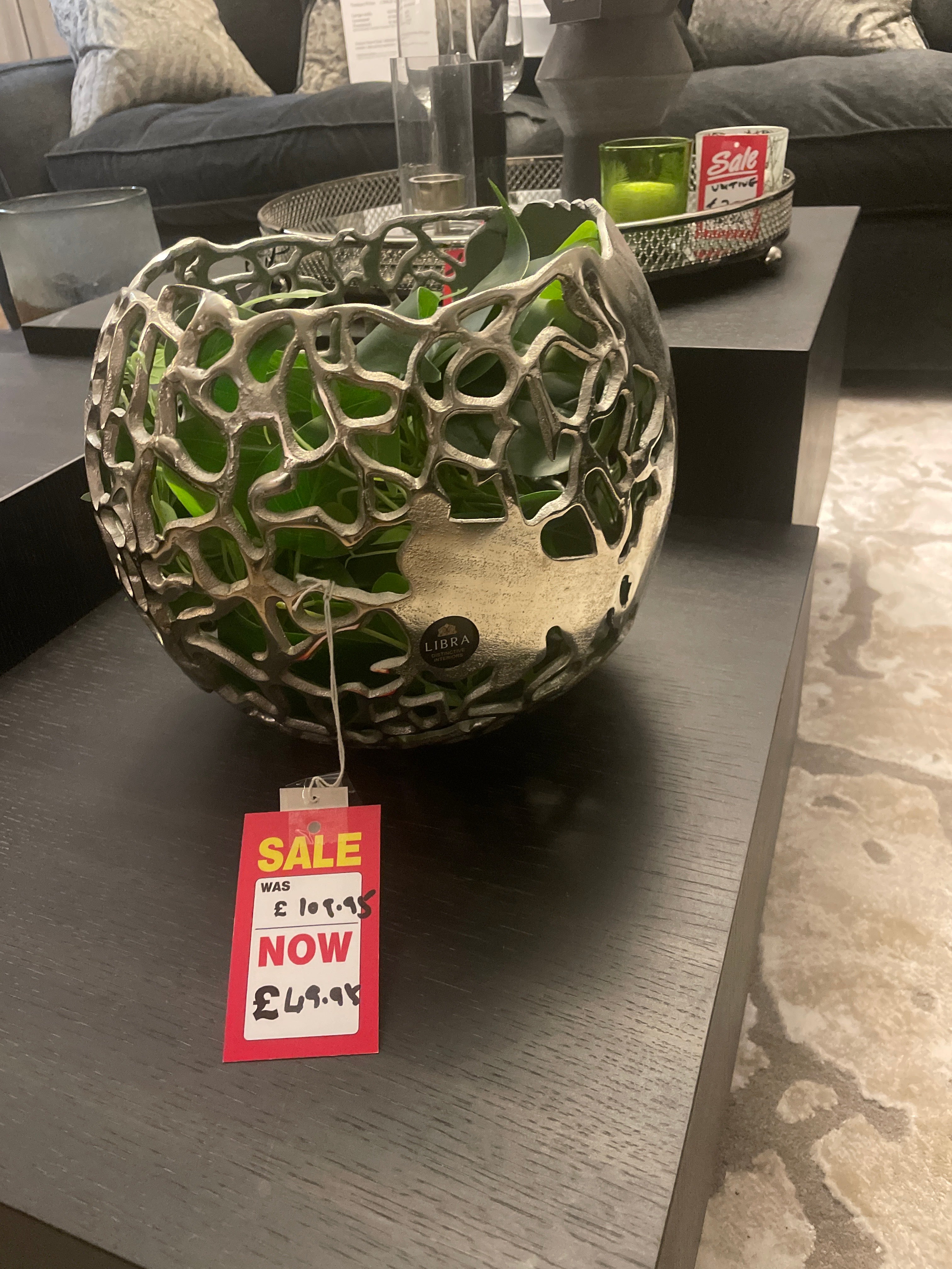 Feature table centre piece