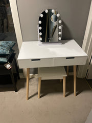 Hollywood  mirror w bulbs  and dressing table . One only clearance price Click n collect