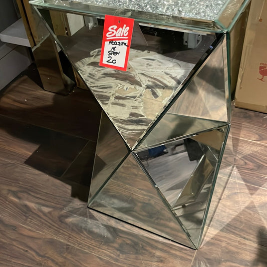 Pedestal corner damage collect pay Instore only