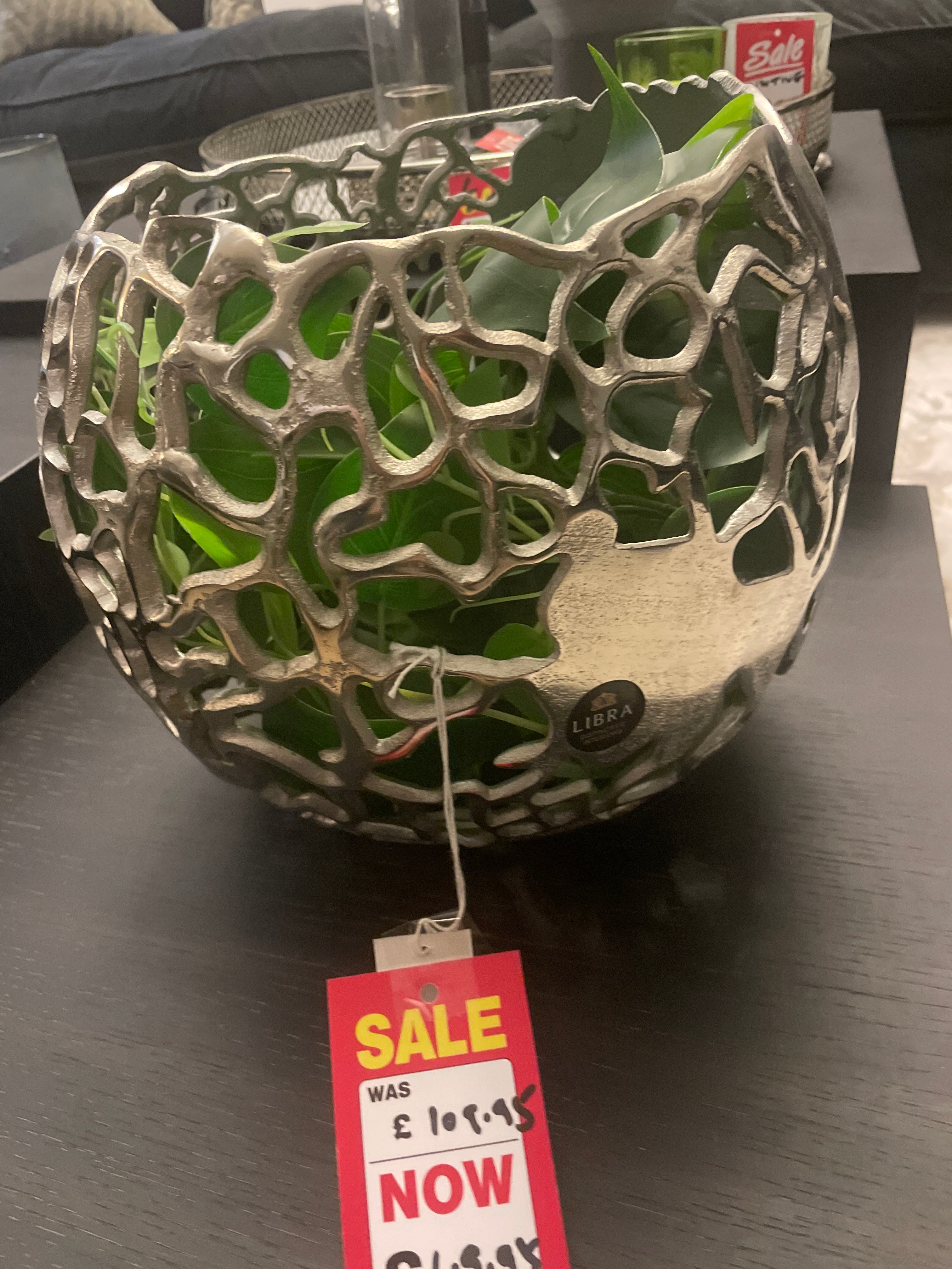 Feature table centre piece