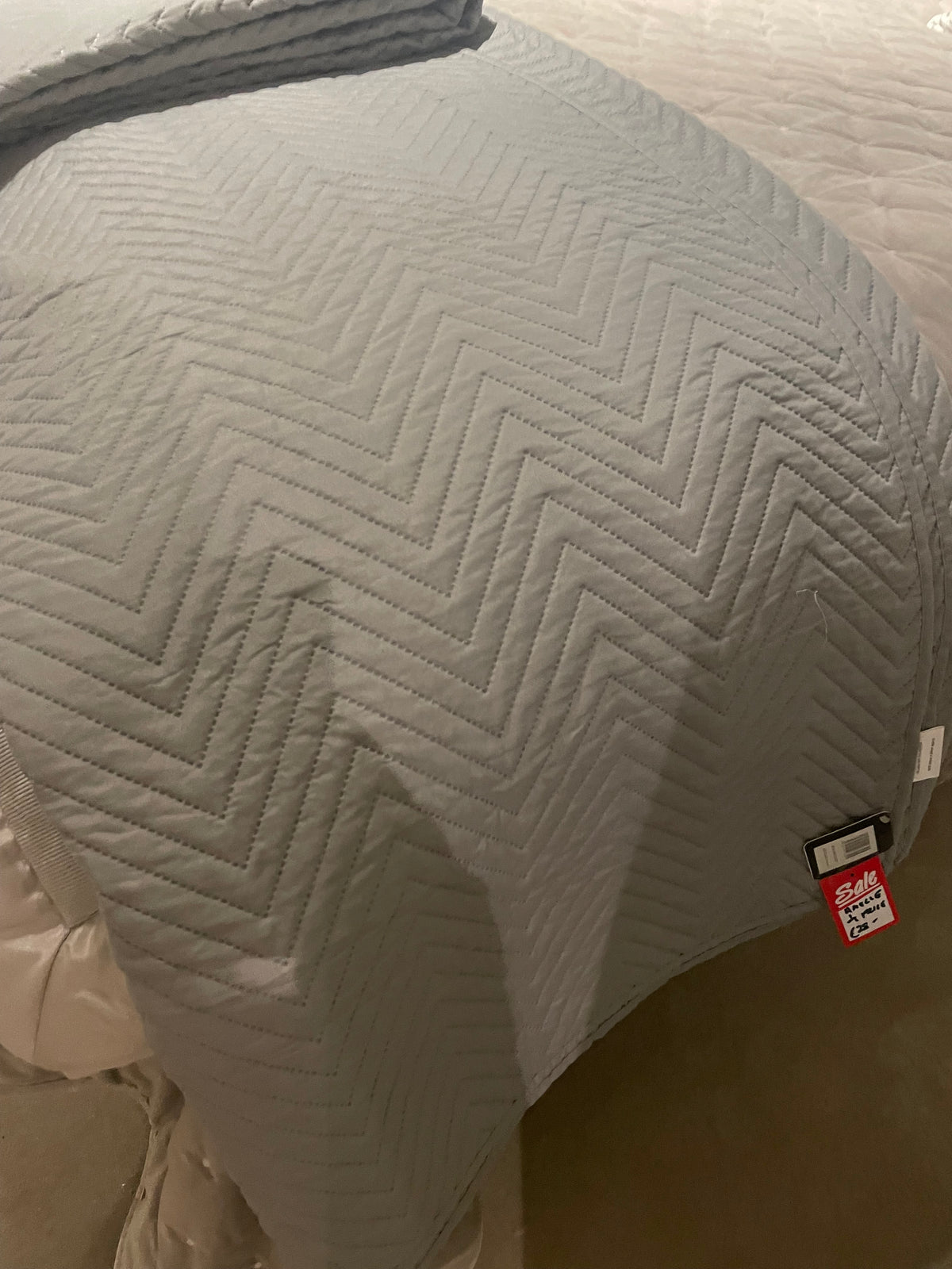 Amelle zig zag Quilt in 2 Colours selling at HALF PRICE INSTORE PURCHASE only