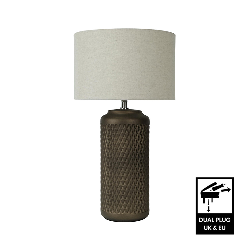 Pair of black table lamps buy 1 get 1 free. ( pick up in Outlet Store)