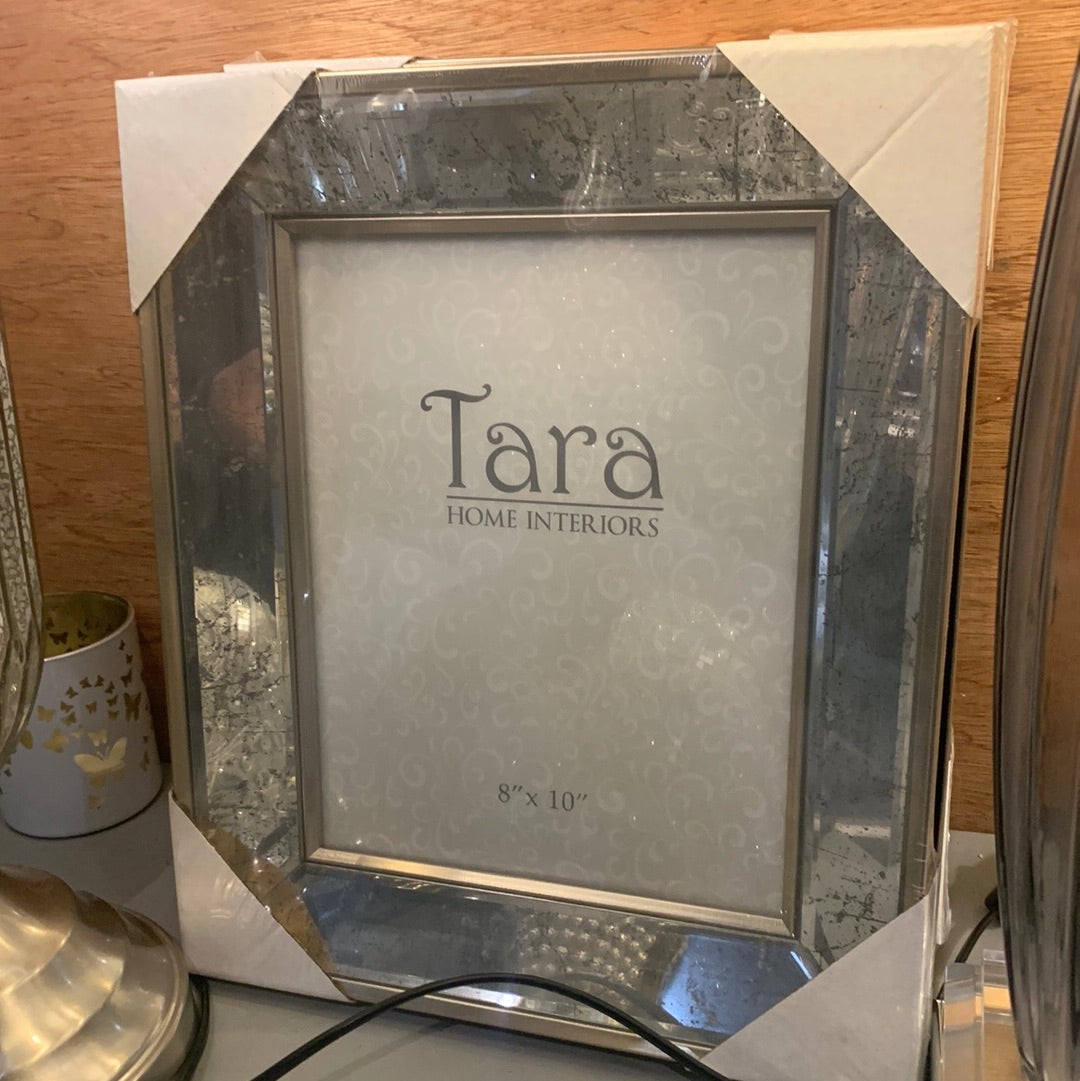 B411 Florence picture frame mirrored large CLEARANCE Click N Collection only