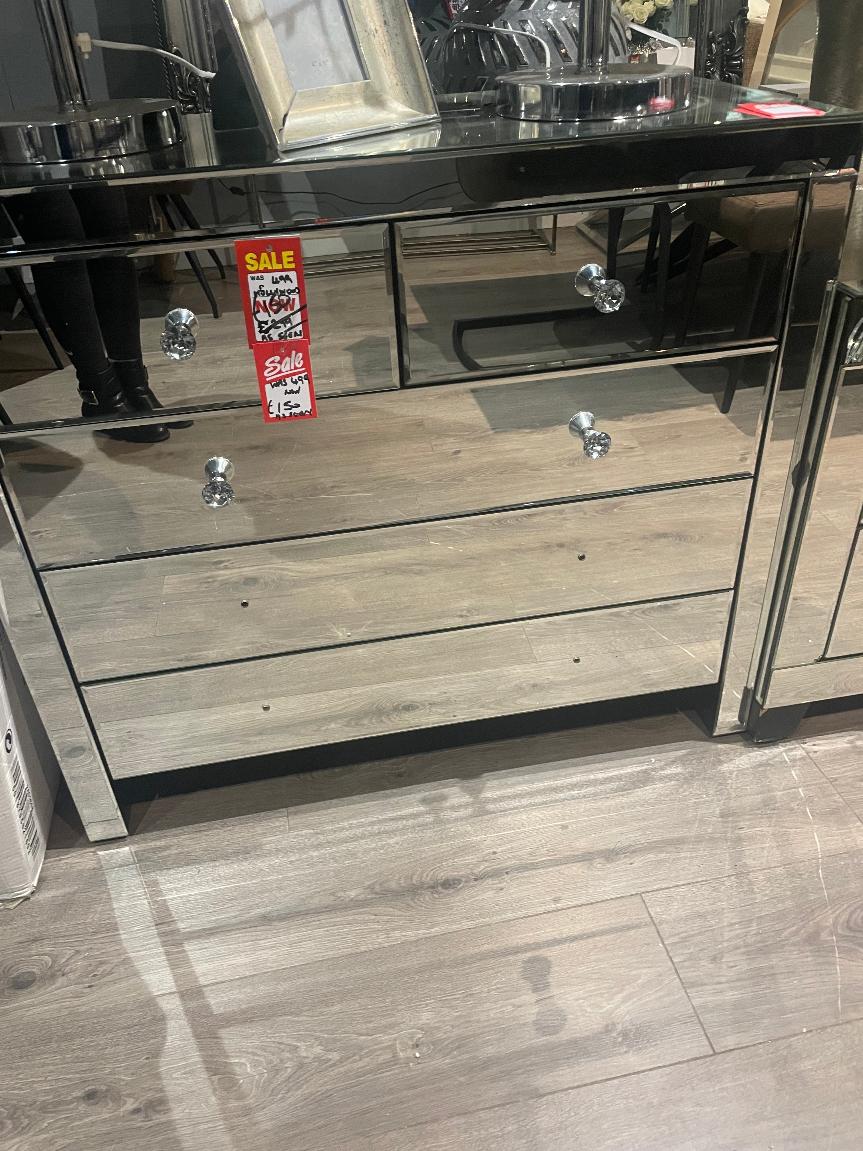 Rachel Hollywood Venetian  mirrored chest of  5 drawers ex display Sold as seen Instore purchase  oonly