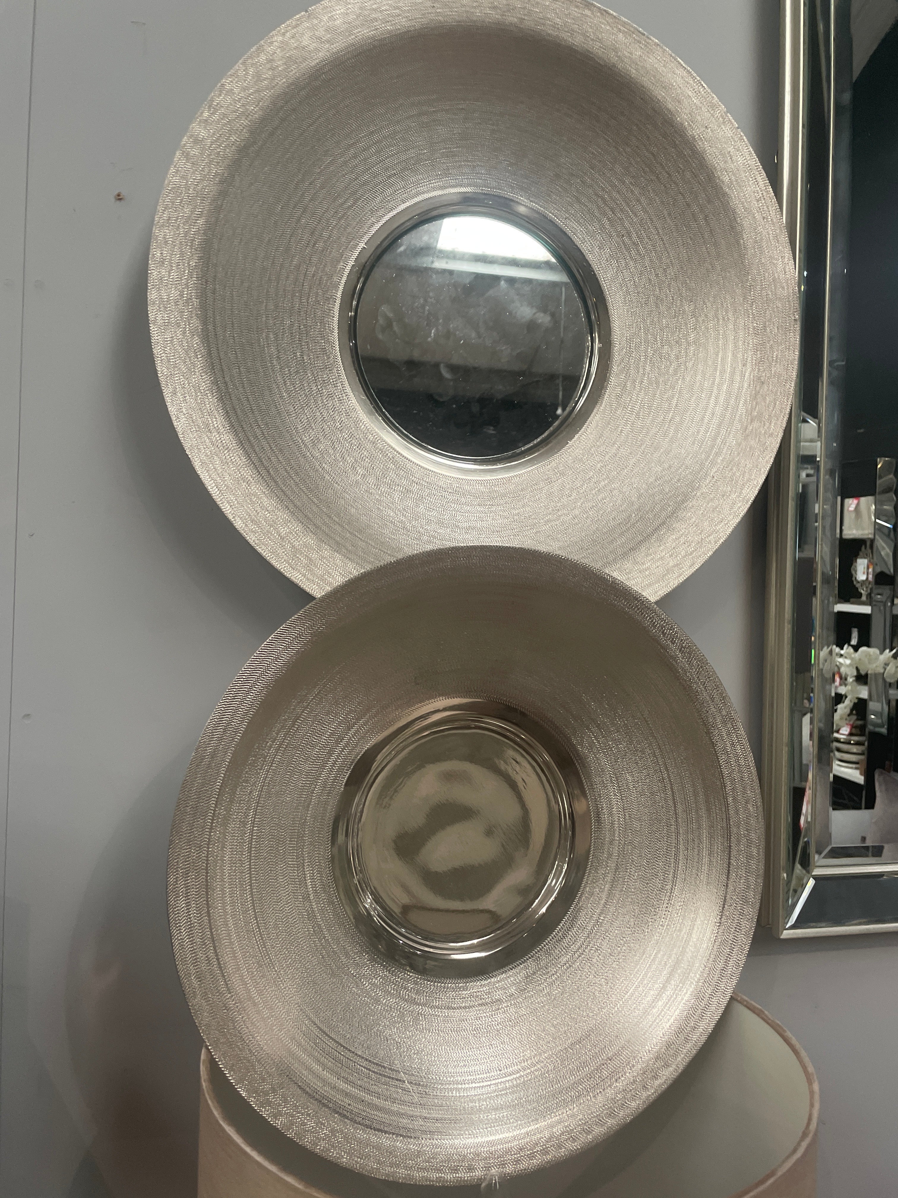 Spun wall hanging discs x 1 lge plus 1 sml