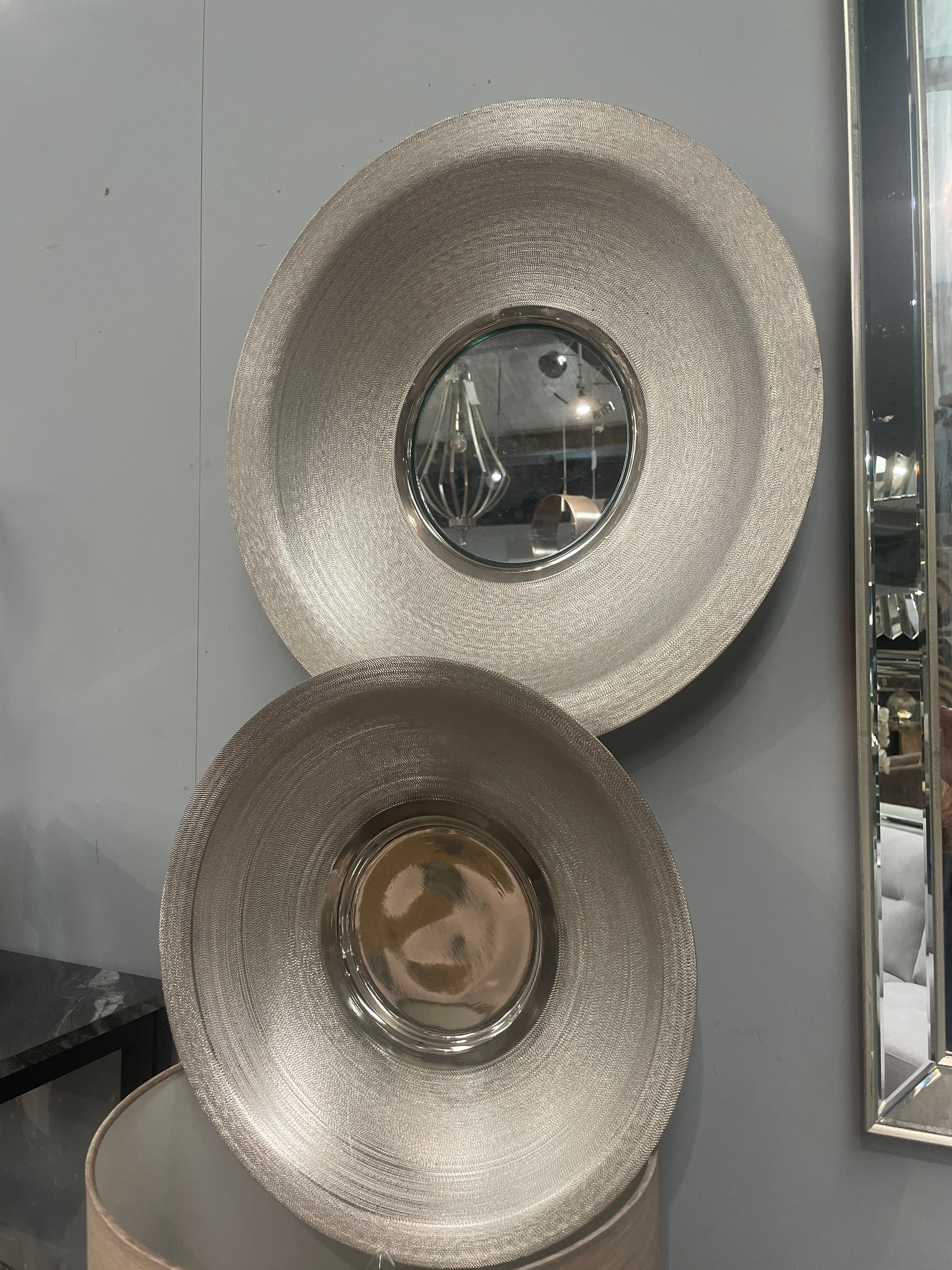 Spun wall hanging discs x 1 lge plus 1 sml