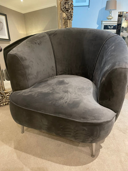 Vanessa buttoned designer armchair reduced view Instore to purchase