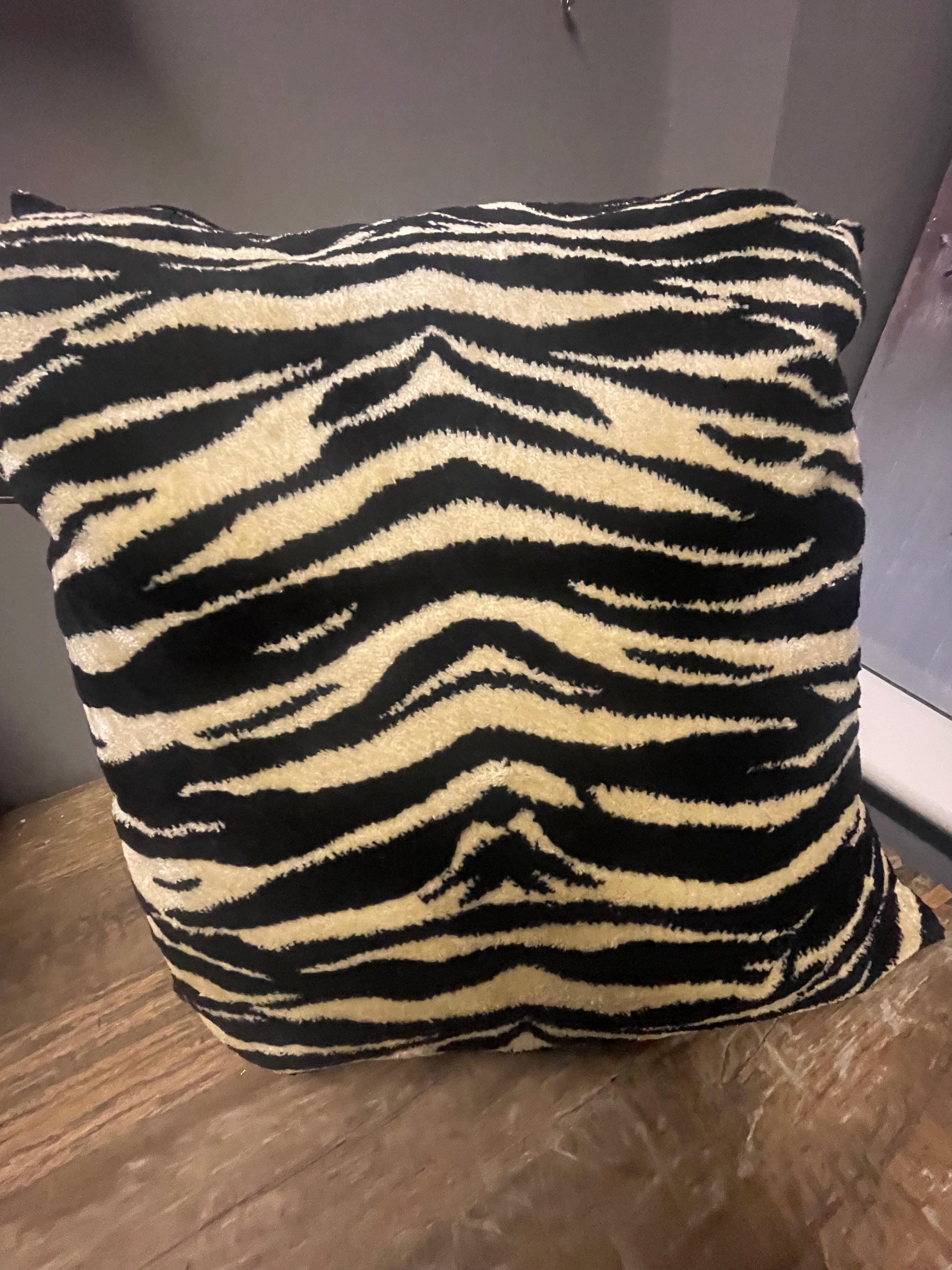 Cushion disposal sale . Pop in to pick up or WhatsApp picture to arrange delivery to your door (charge applies)