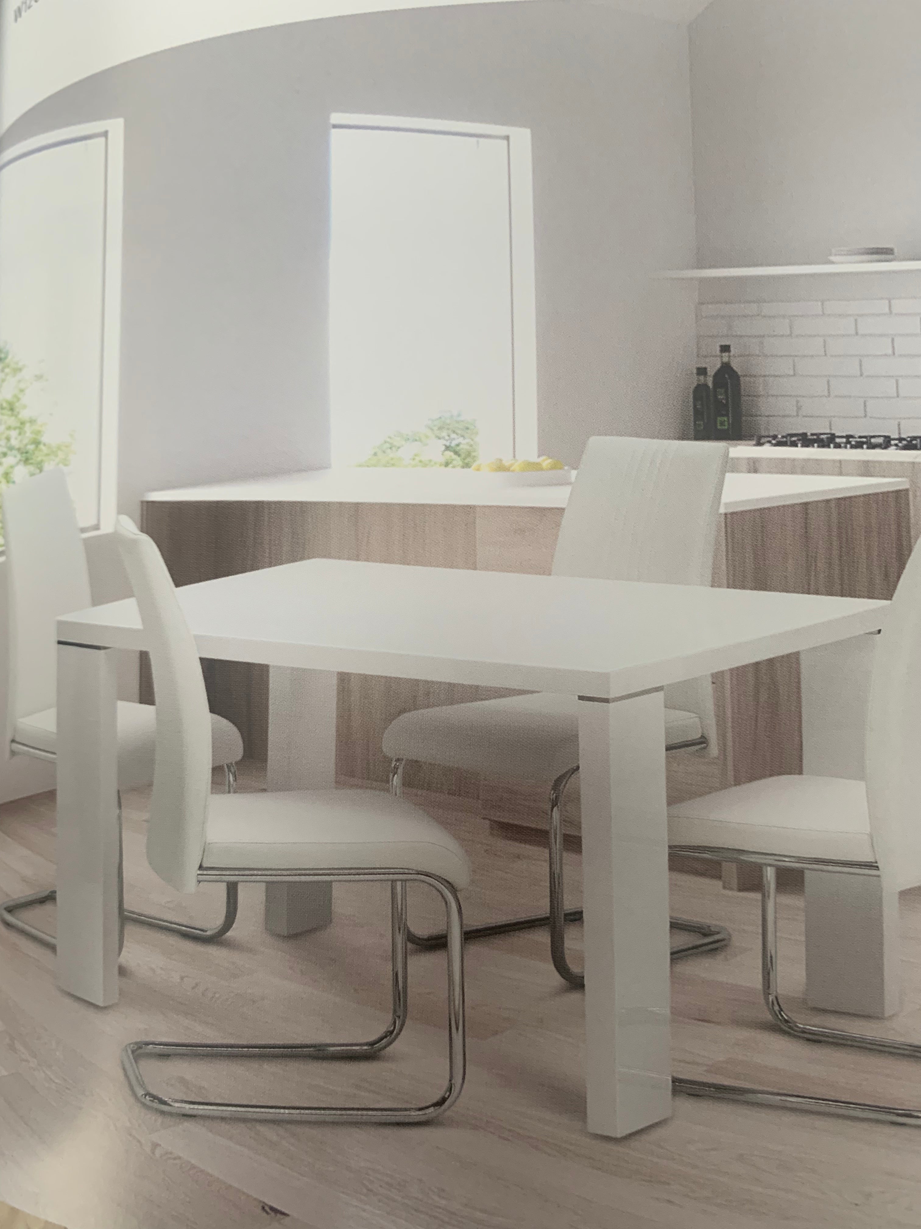 Soho 1.2 high gloss table with glass top collection only