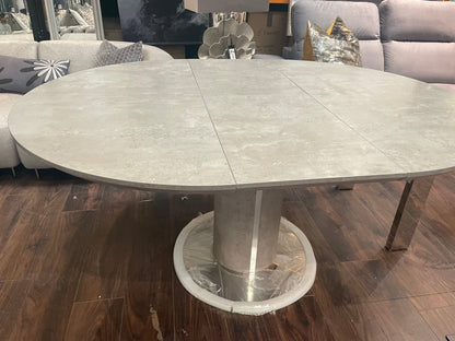 Della  round extending dining table sold as seen ( collect only or arrange viewing and delivery )