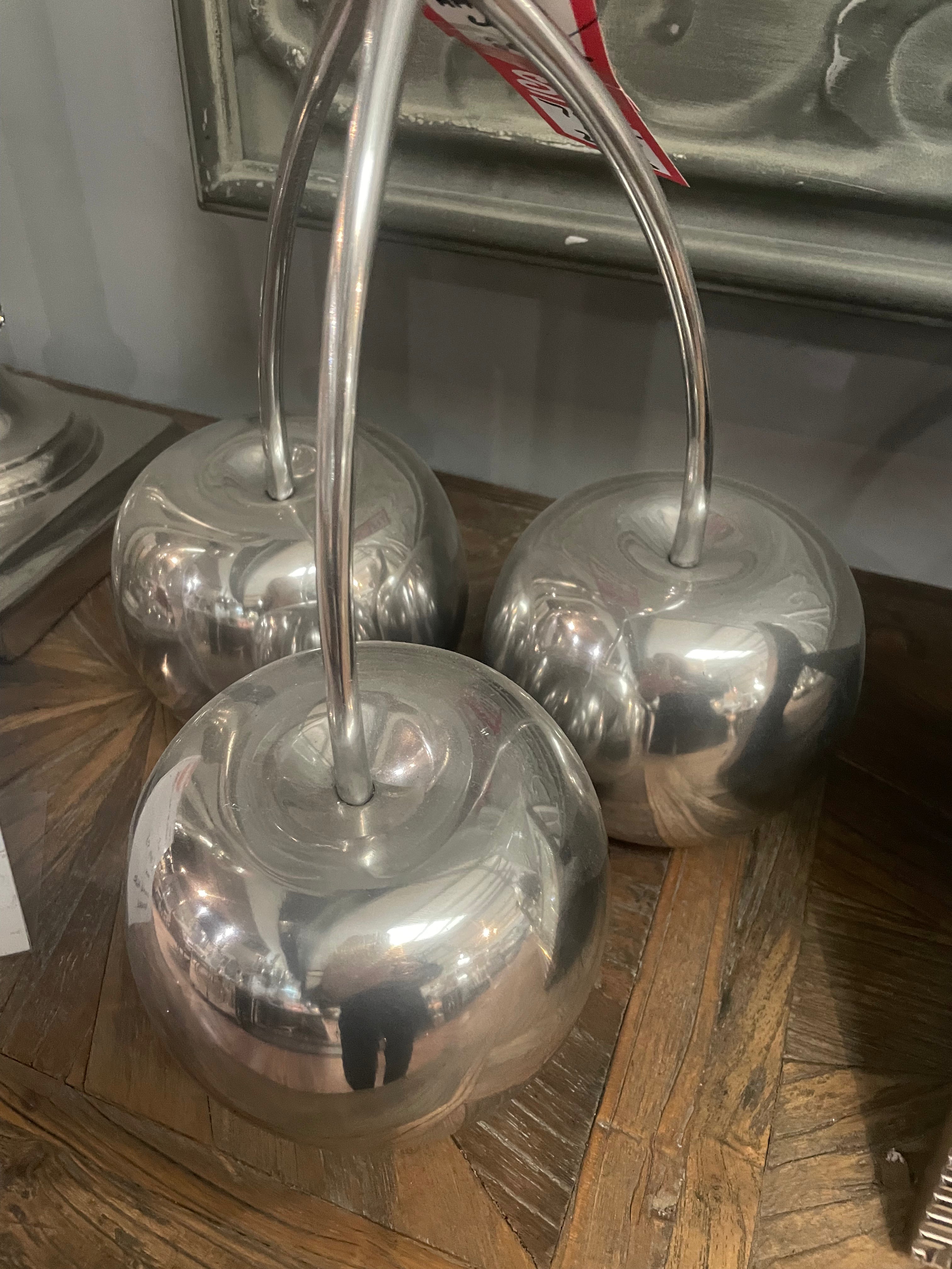 Set trio of apples sculpture