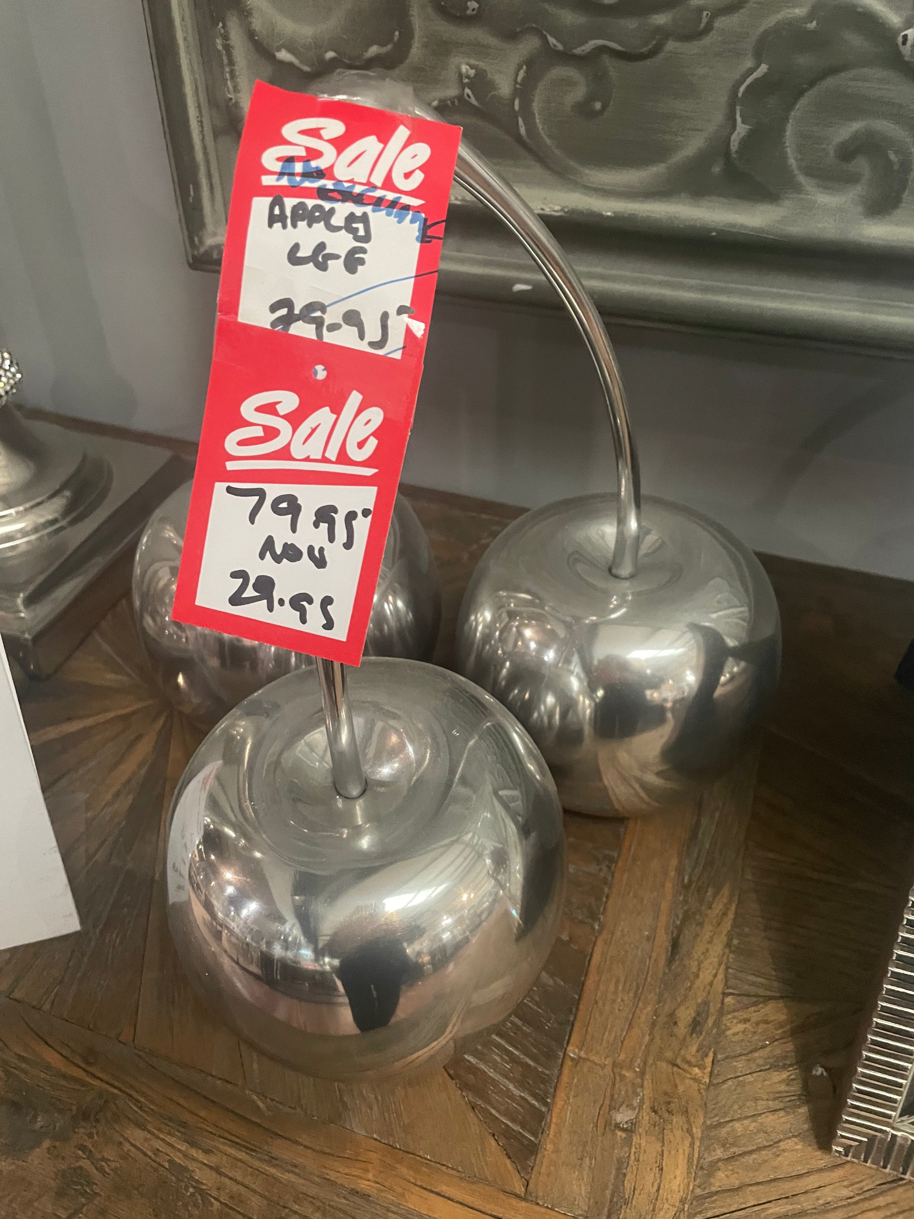 Set trio of apples sculpture