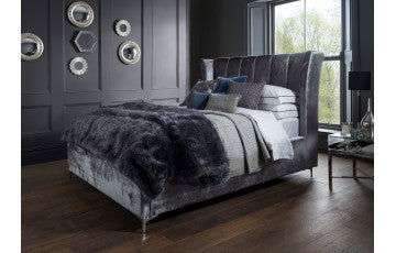 Manhattan hand made bed king size Chrome feet Fabulous   ! In stock today