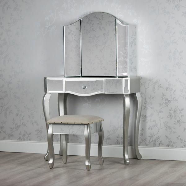 Aimee Dressing table set with free stool and mirror for Collection last one