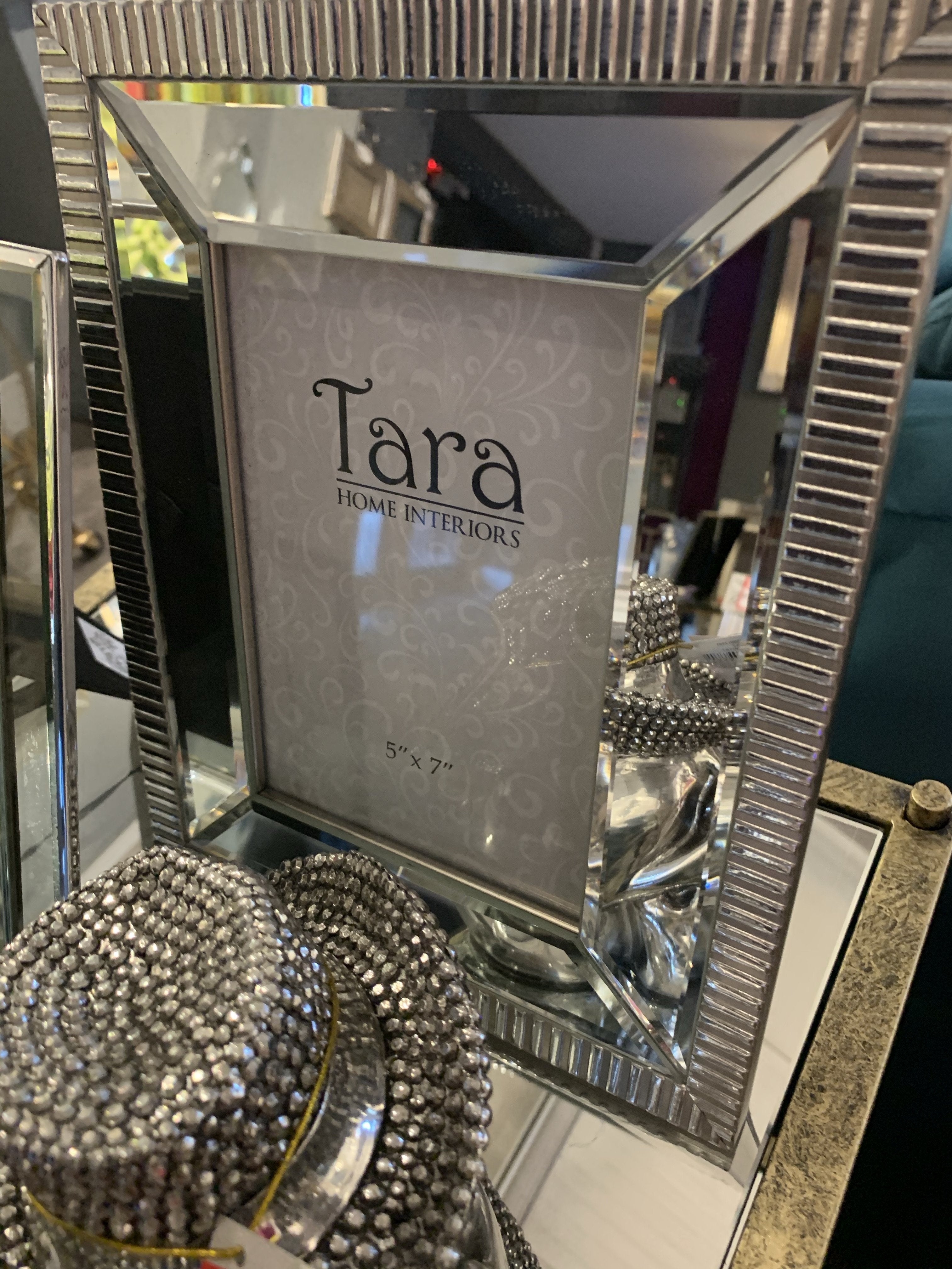 Addison photo frame Large   mirrored and fabulous ..and reduced to clear Instore only