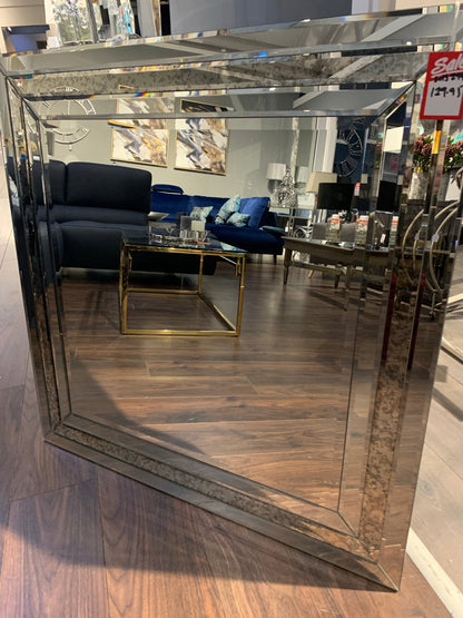Madison square mirror with antiqued glass borders damaged