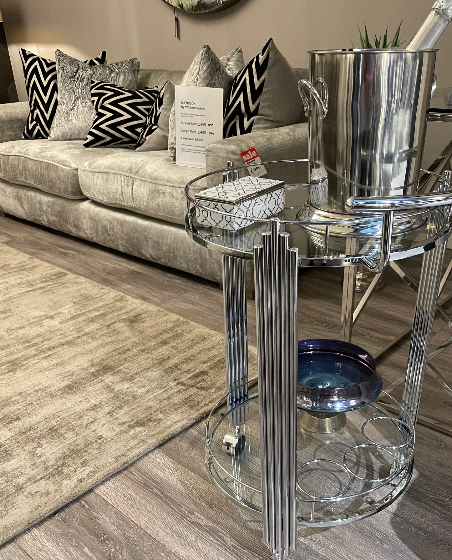 Hayden  snuggler 2 seater   by Whitemeadow reduced clearance for instore purchase.