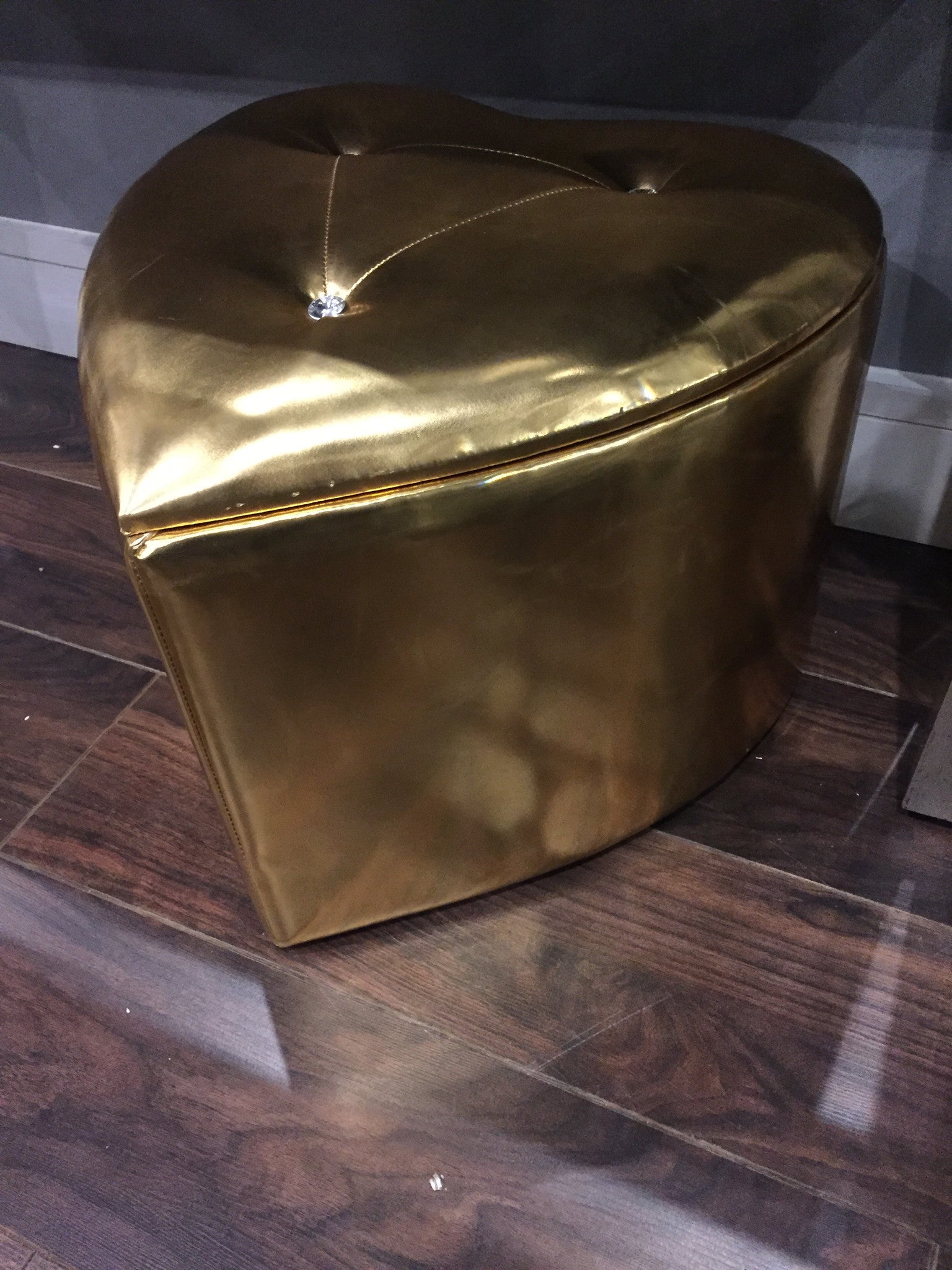 Love heart stool gold  One only !!  SAVE €50