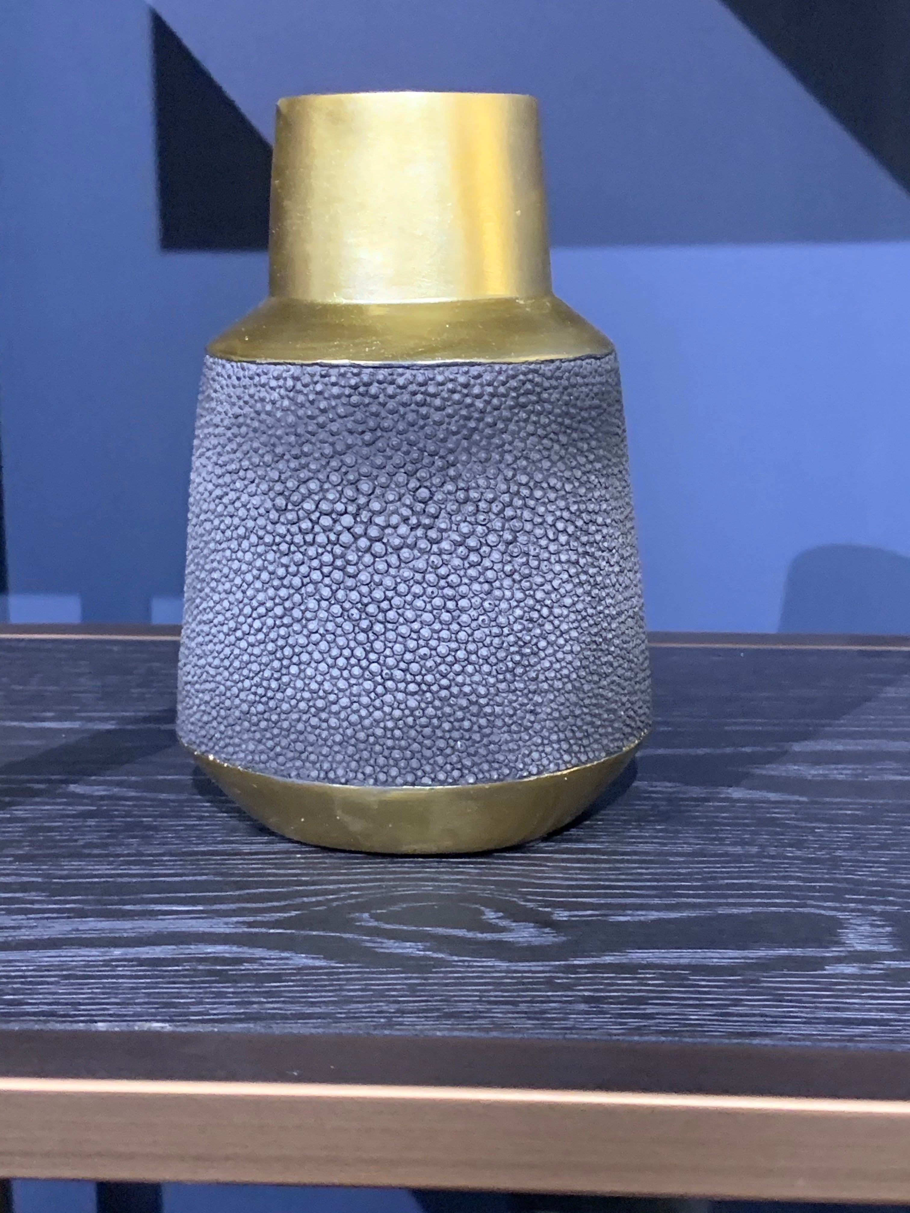 Hugo vase browny black with gold top Click. N collect