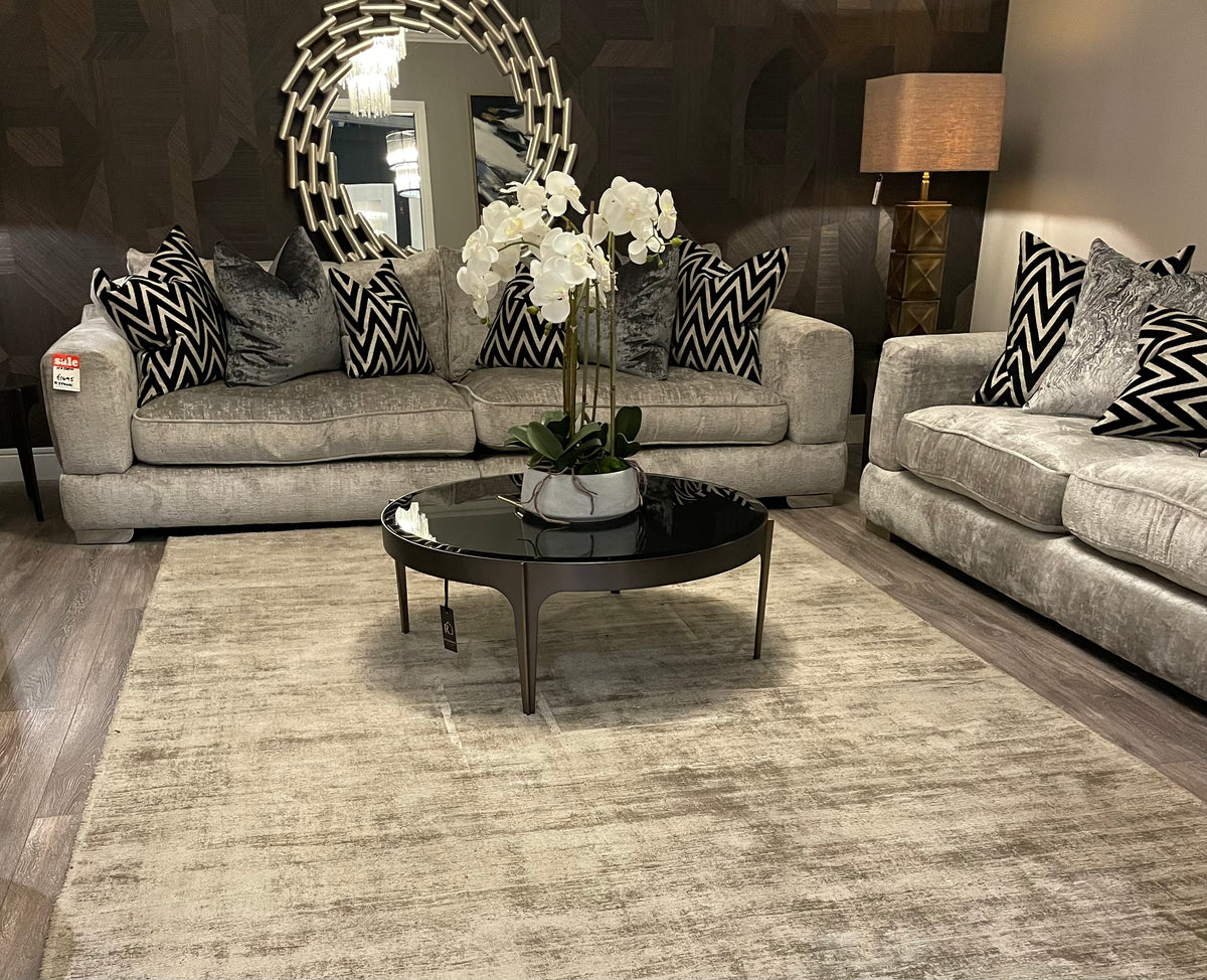 Hayden  snuggler 2 seater   by Whitemeadow reduced clearance for instore purchase.