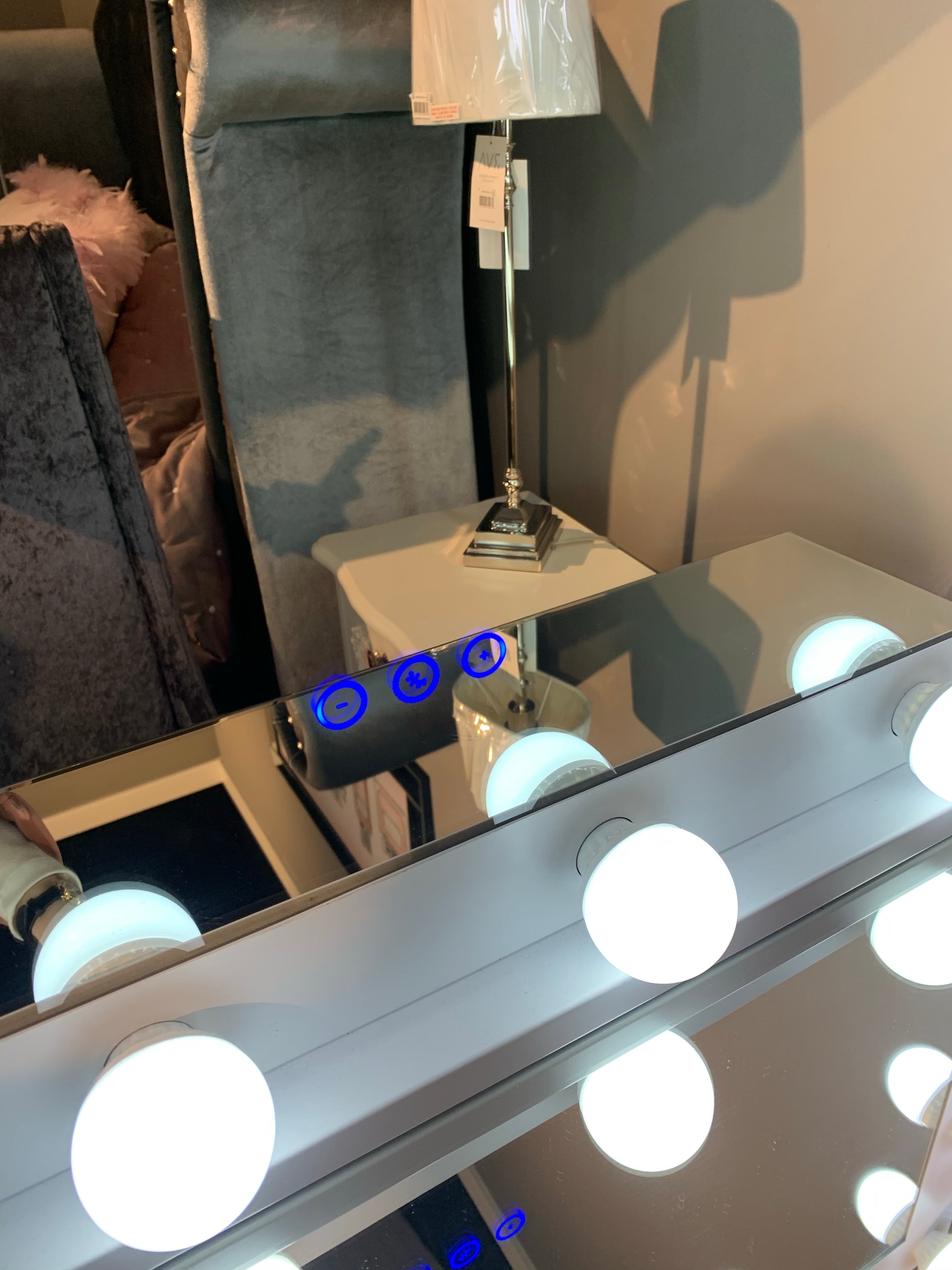 X Large  Hollywood mirror Table top size with Bluetooth speaker. WHITE