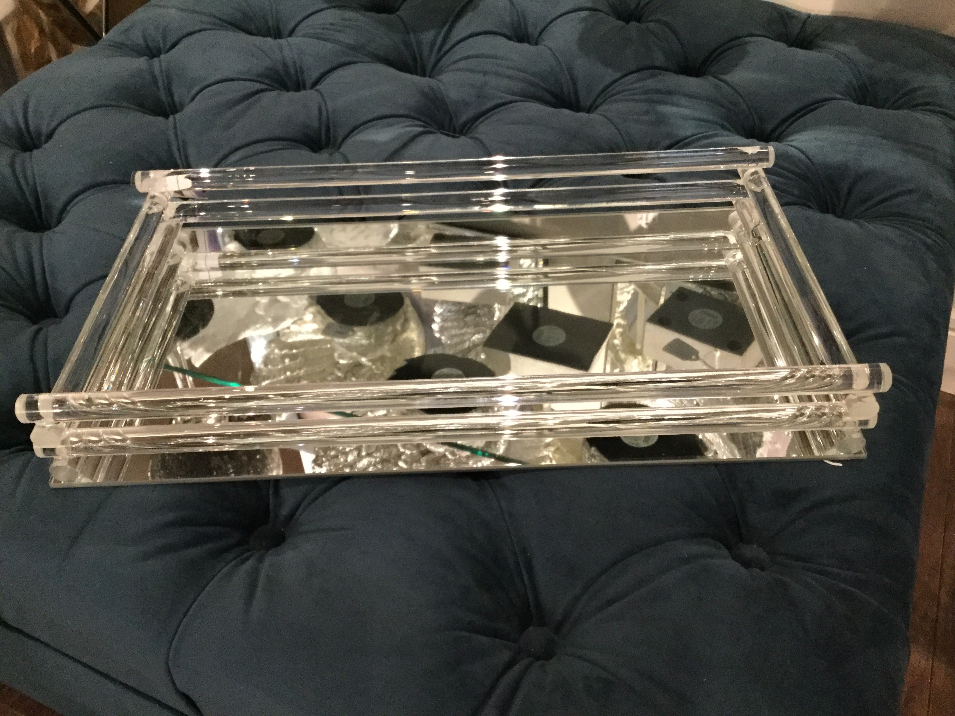 Mirrored and acrylic tray  reduced CLICK N COLLECT