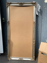 French picture frame champagne