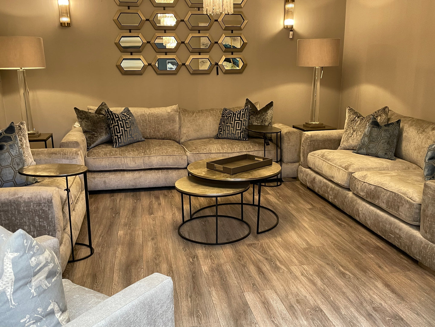 Hayden  snuggler 2 seater   by Whitemeadow reduced clearance for instore purchase.