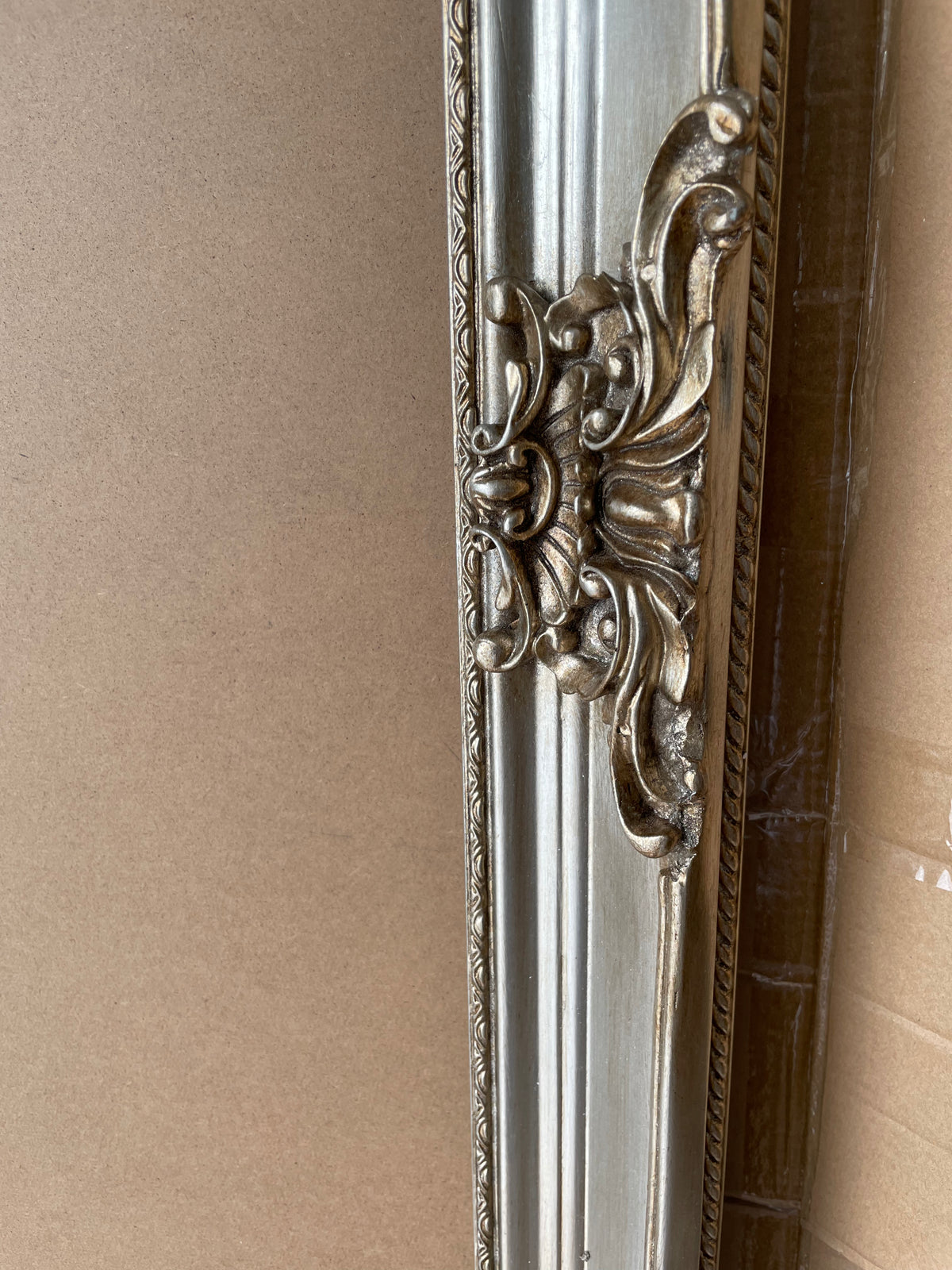 French picture frame champagne