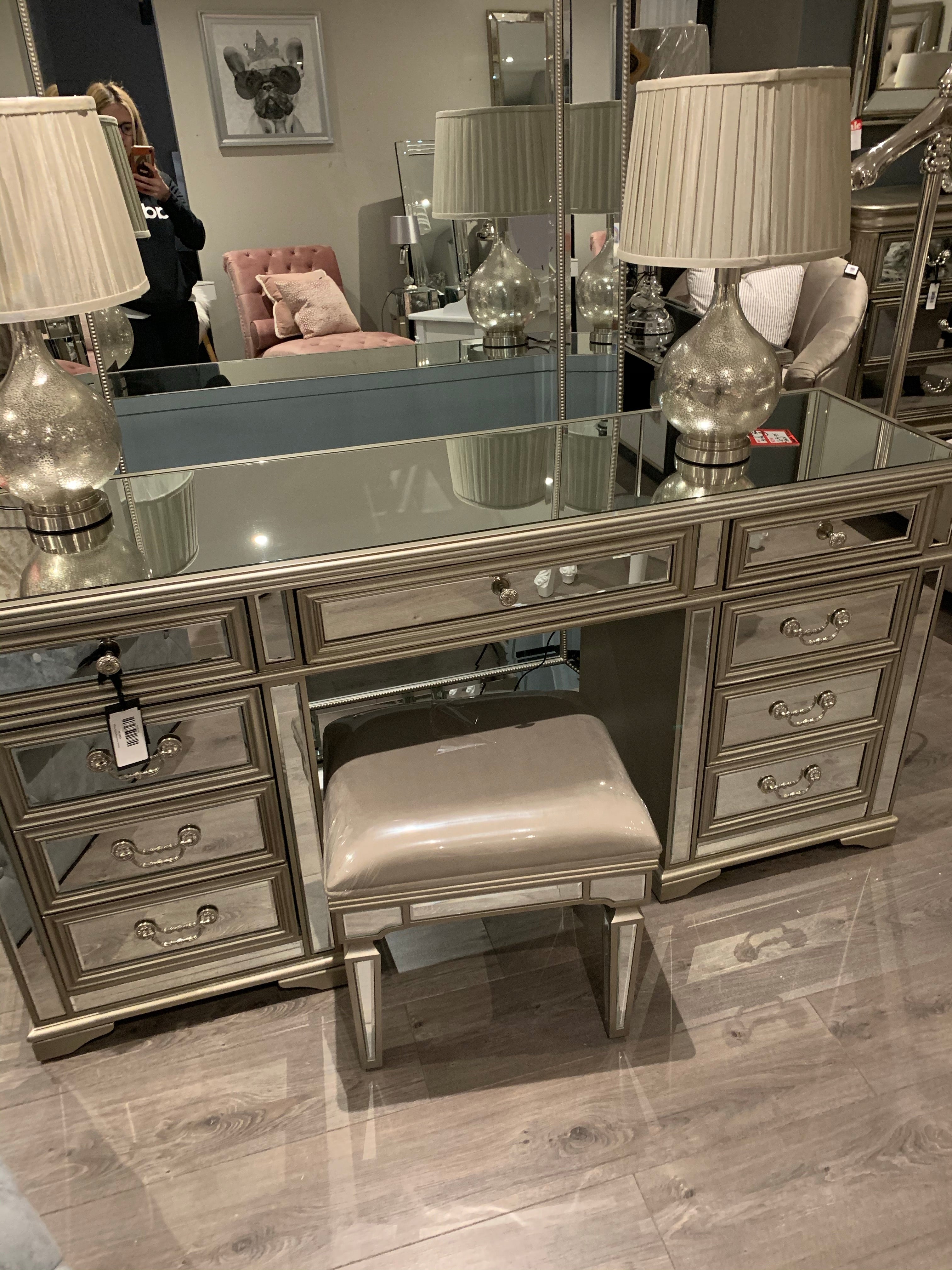 Jessica large dressing table