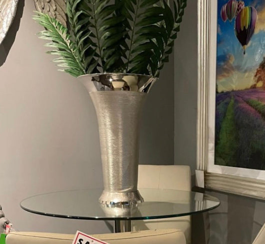 Metal vase Libra