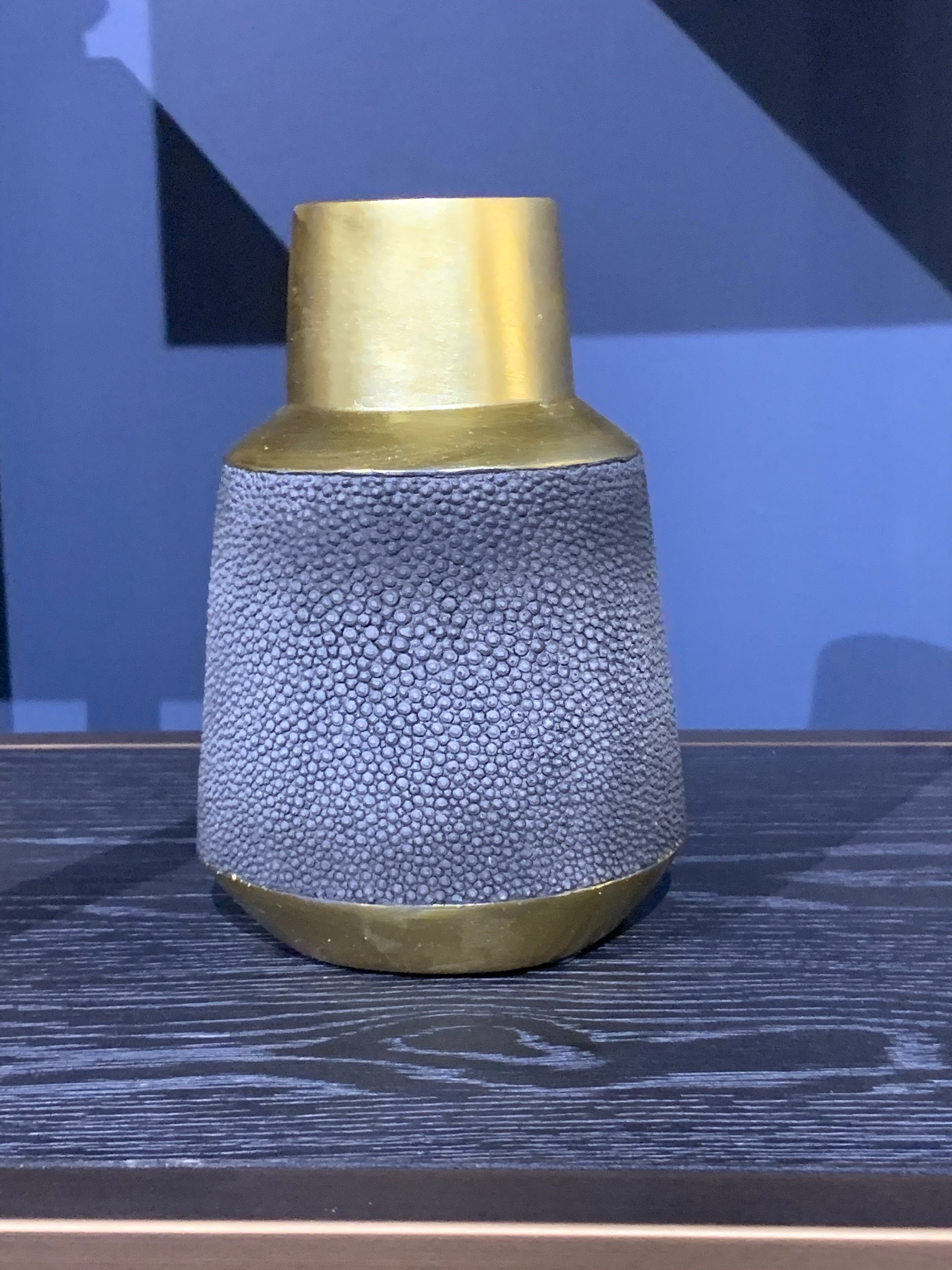 Hugo vase browny black with gold top Click. N collect