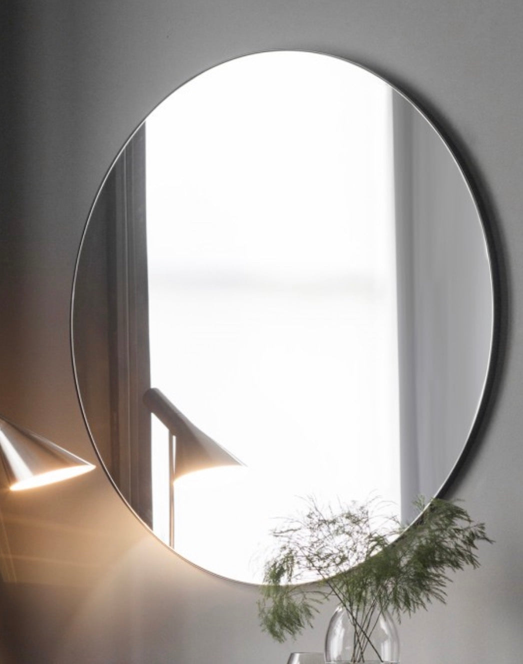 Hayley   Kensington round mirror with black trim