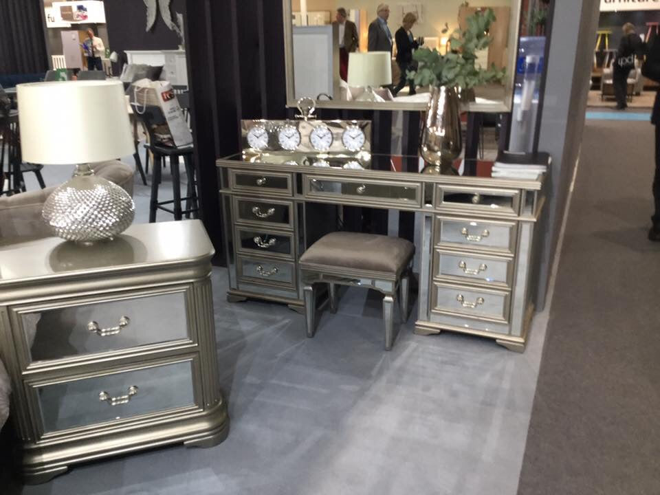 Jessica large dressing table